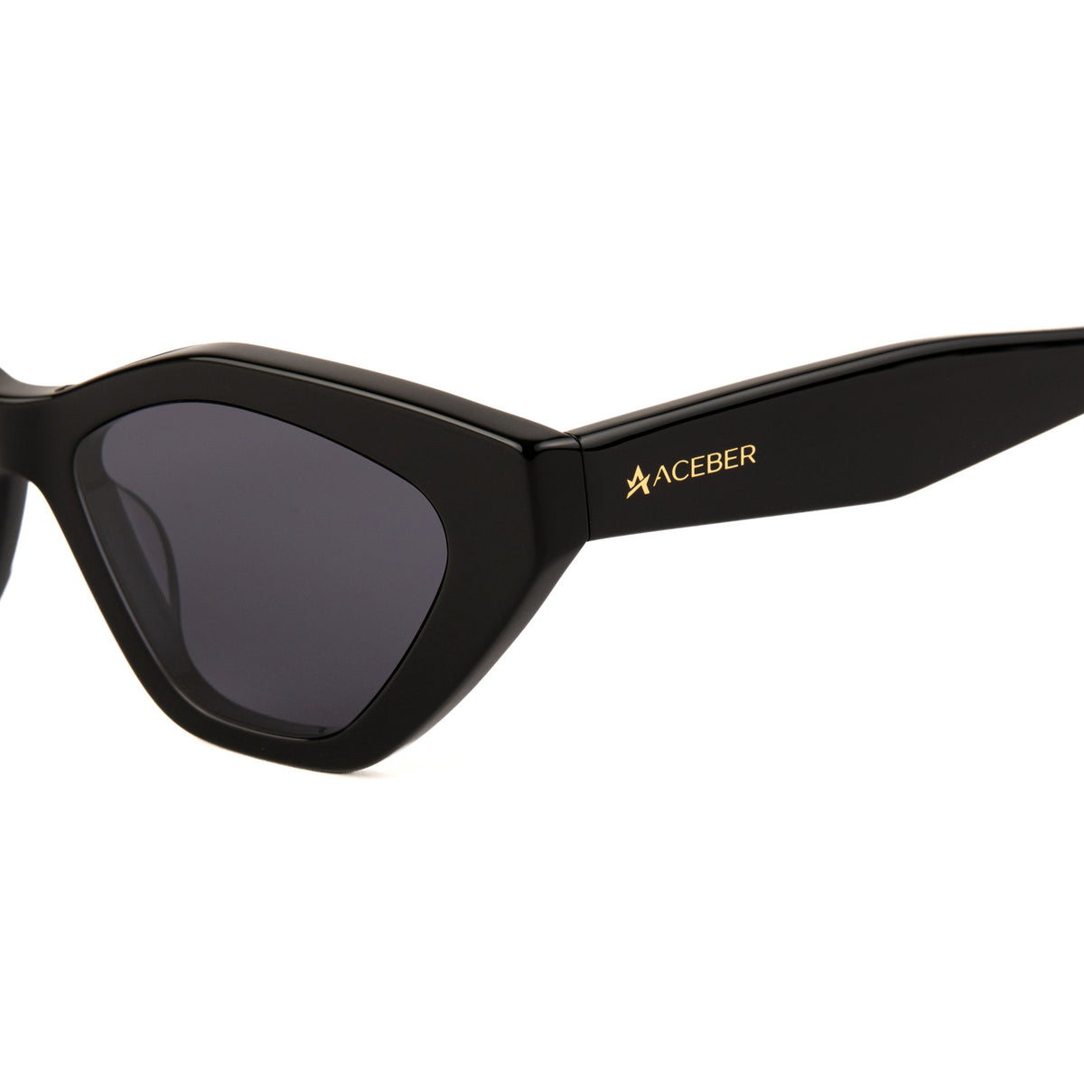 Ochelari de soare dama SonicB, rama neagra lucioasa, acetat italian premium. Protectie UV400 certificata CE. Comanda acum pe www.aceber.eu
